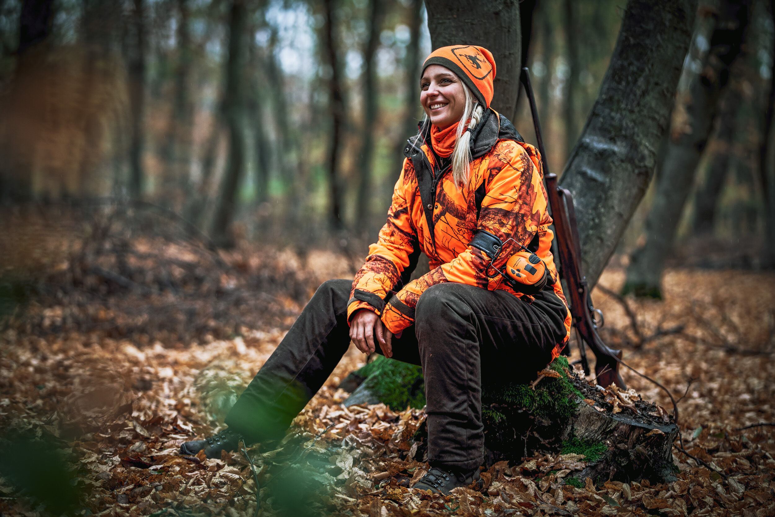 Deerhunter Logo Neck Tube (orange)