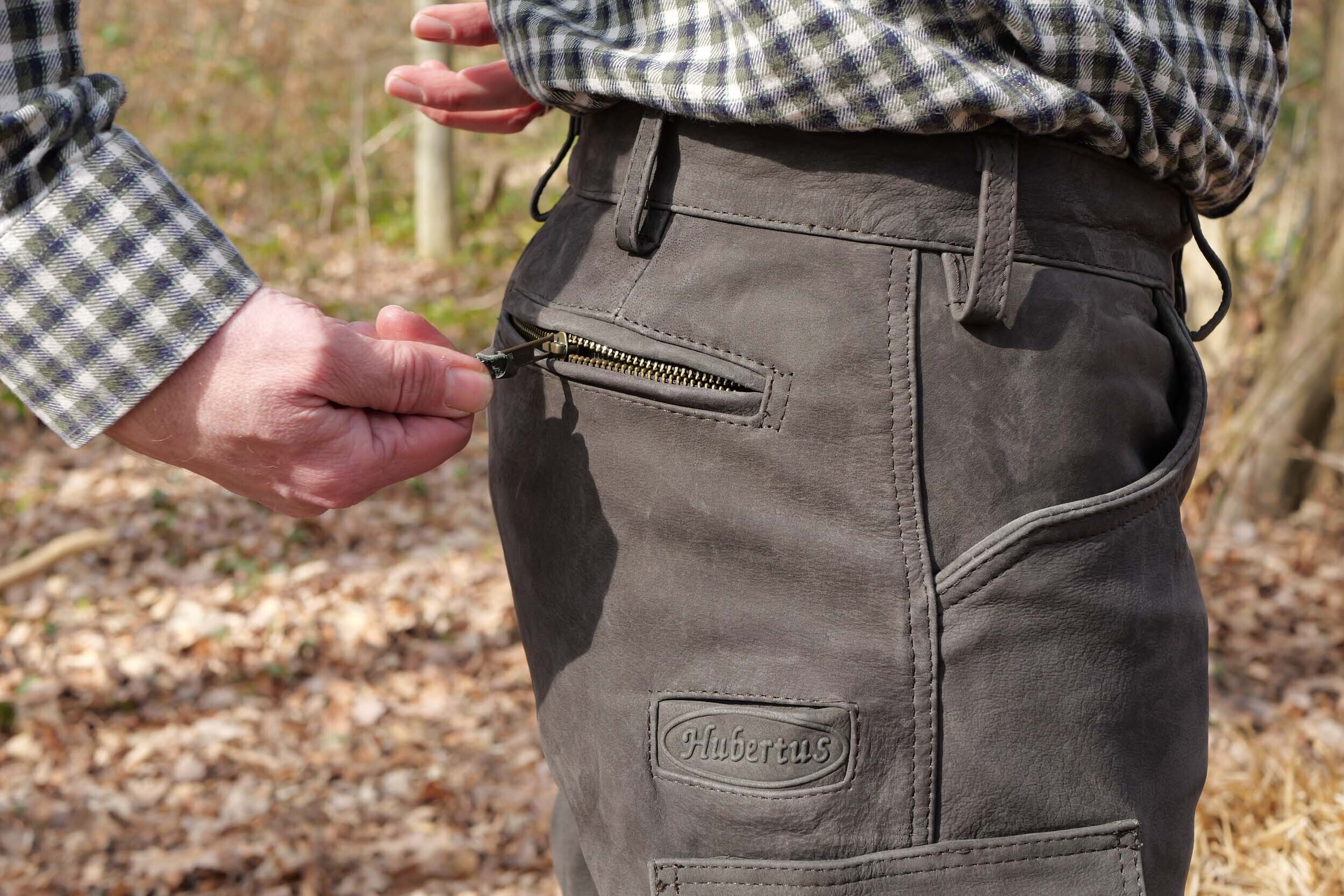 Hubertus Stiefellederhose (dkl.-oliv) Hubertus Stiefellederhose (dkl.-oliv)