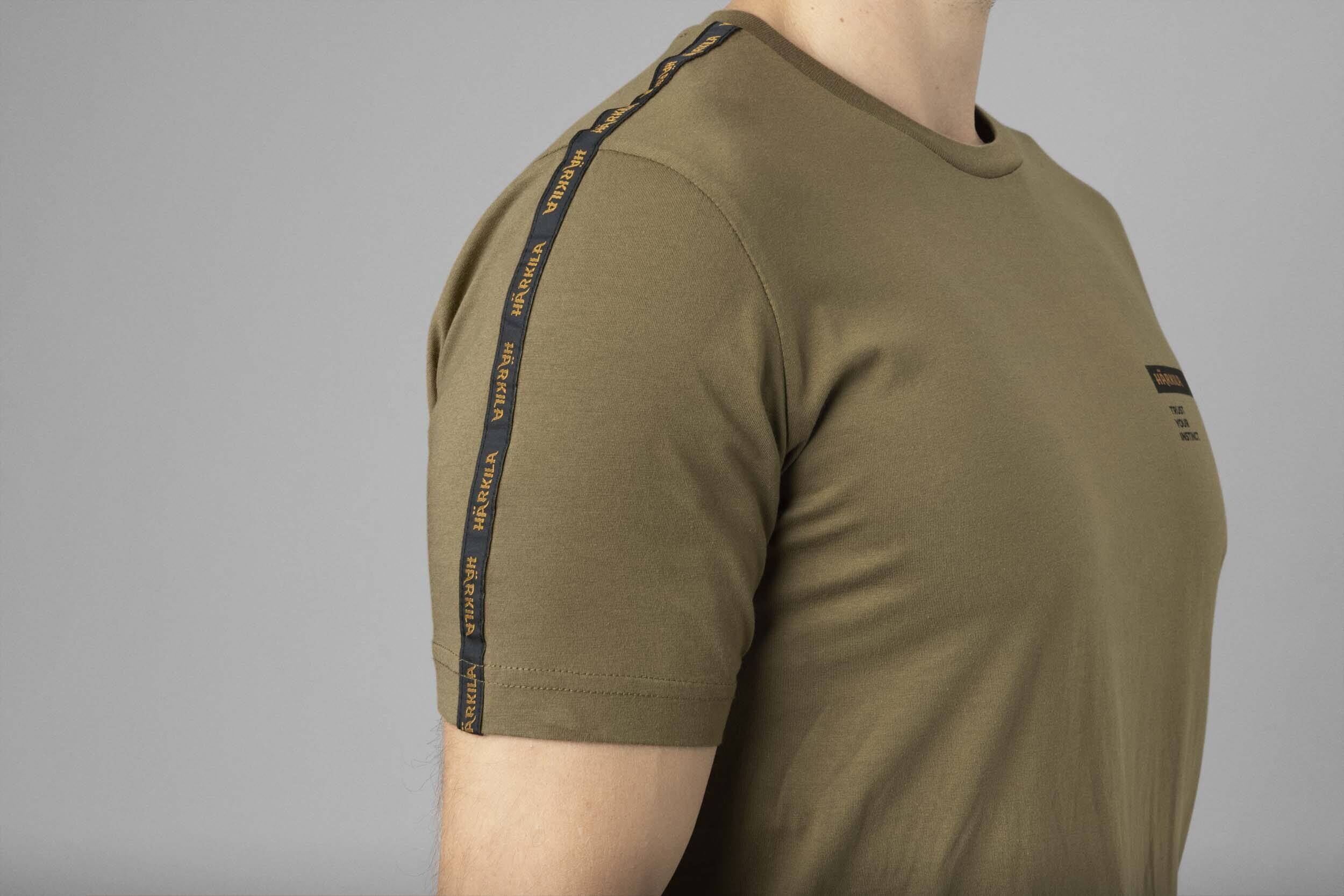 Härkila Logo Band S/S T-Shirt (Dark antique bronze) Härkila Logo Band S/S T-Shirt (Dark antique bronze)