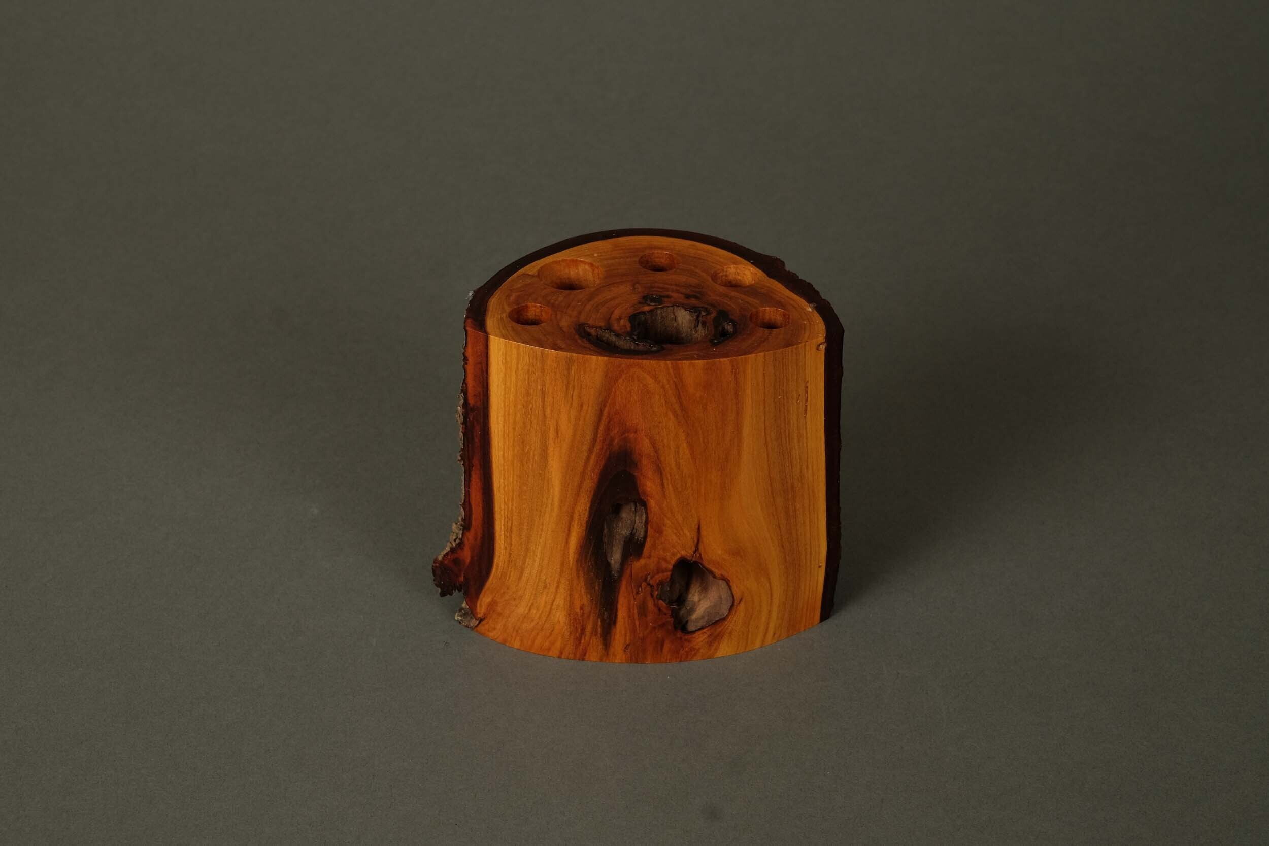 Edler Holz-Stiftehalter Stifthirt Nr. 14 (Kirsche) Edler Holz-Stiftehalter Stifthirt Nr. 14 (Kirsche)