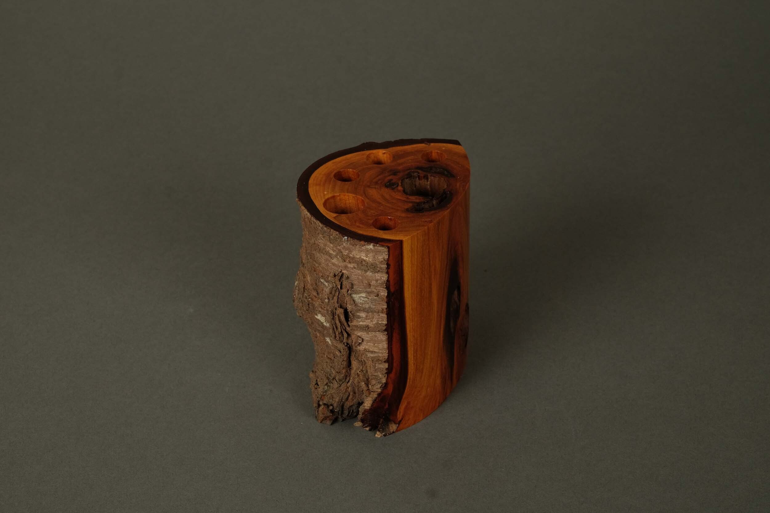 Edler Holz-Stiftehalter Stifthirt Nr. 14 (Kirsche) Edler Holz-Stiftehalter Stifthirt Nr. 14 (Kirsche)