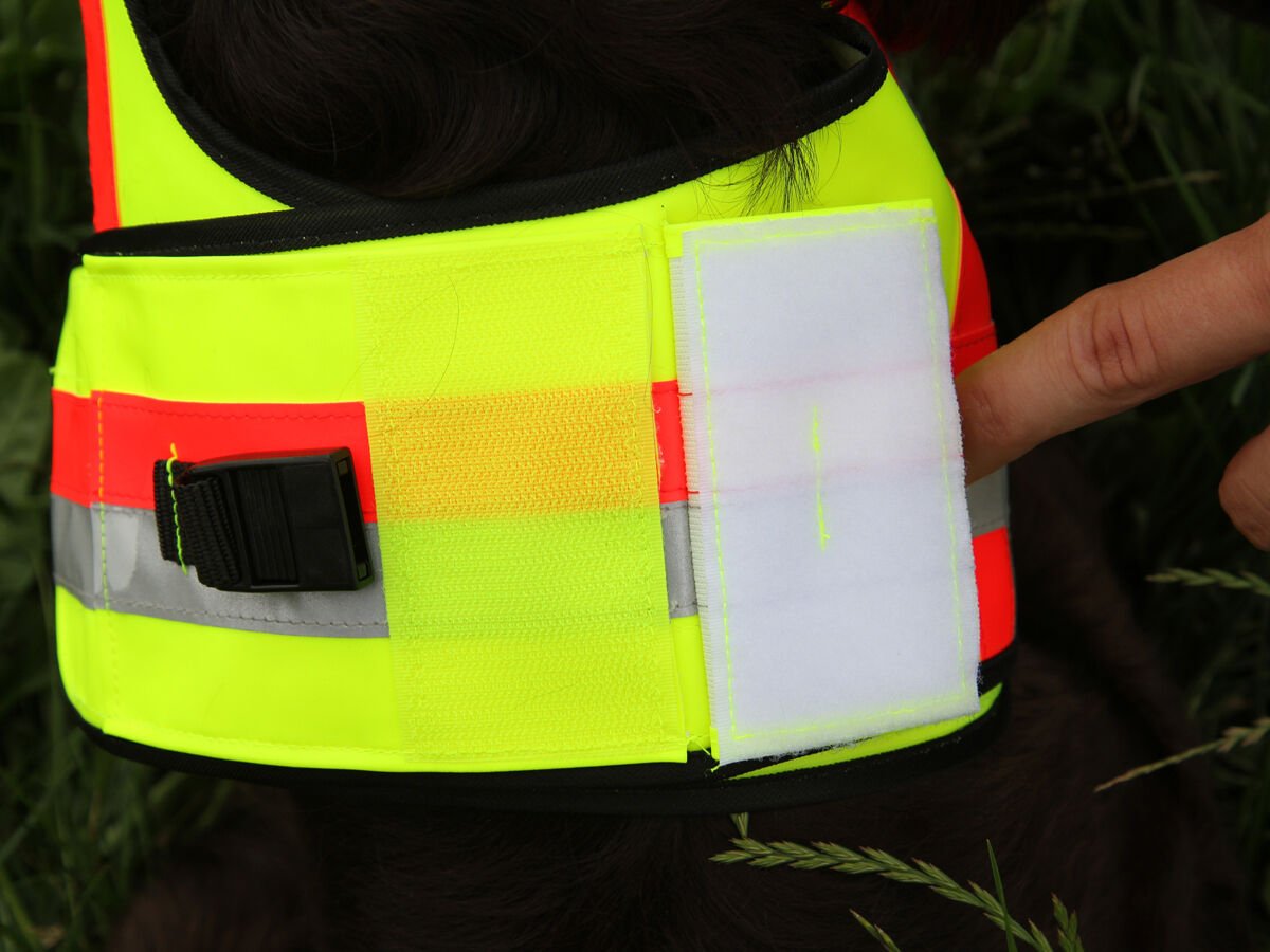 Hundesignalweste mit GPS Tasche und Schließe Hundesignalweste mit GPS Tasche und Schließe