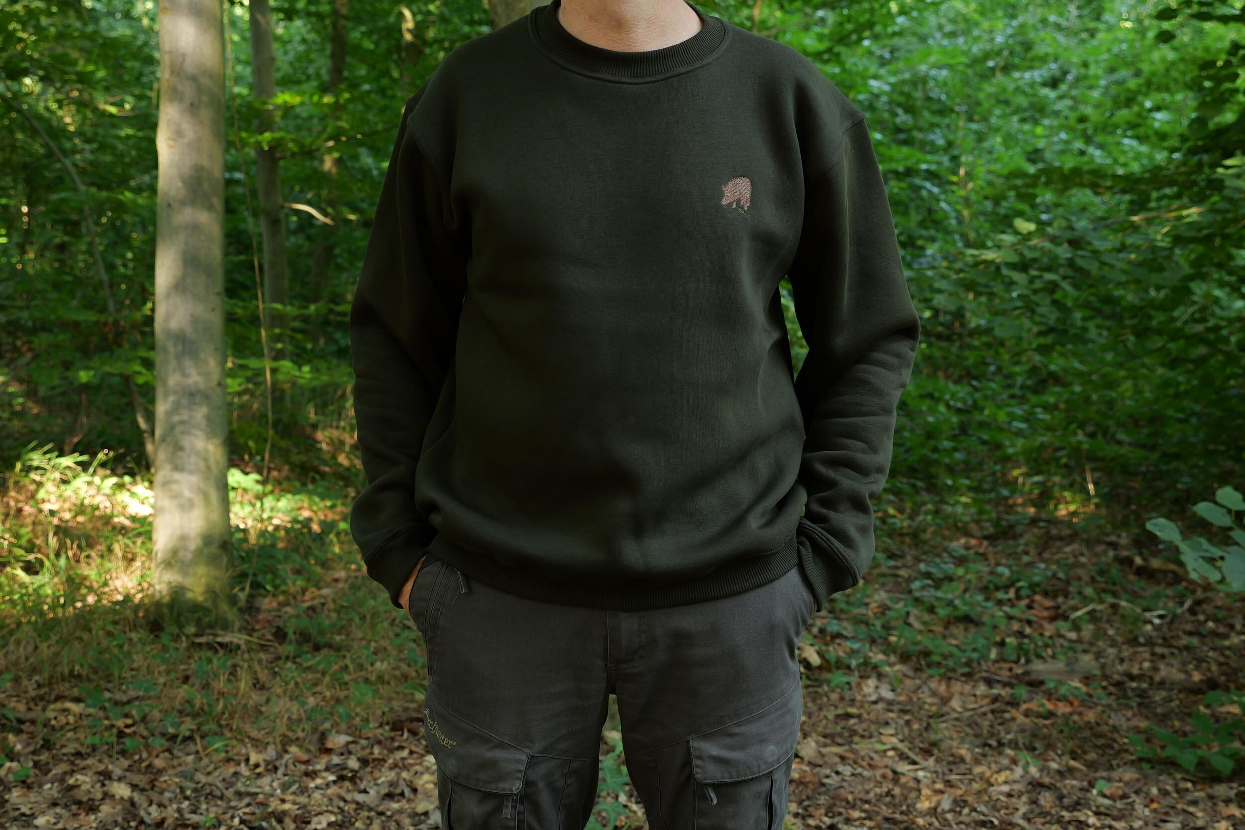 Hubertus Sweatshirt Wildschweinmotiv (oliv)