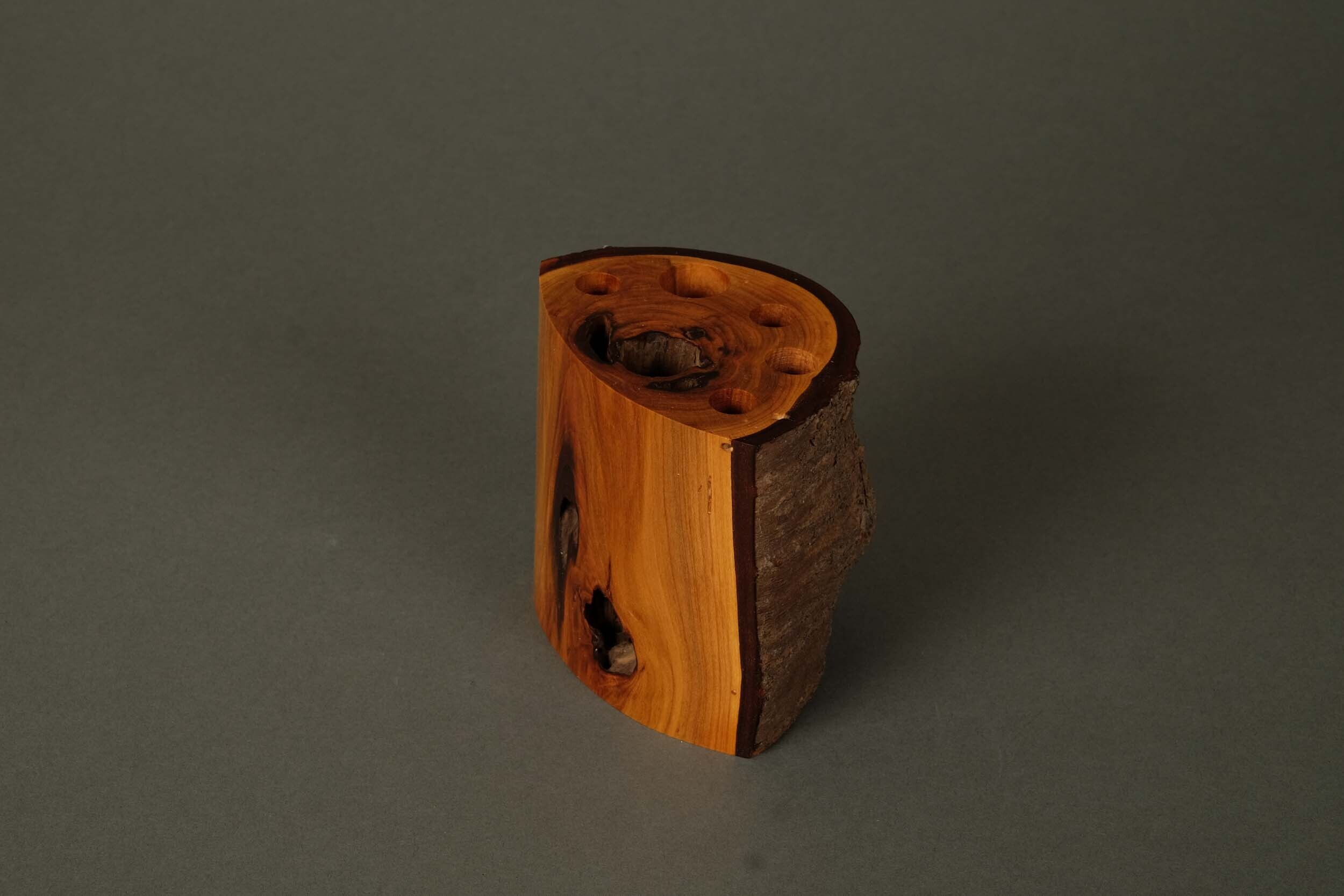 Edler Holz-Stiftehalter Stifthirt Nr. 14 (Kirsche) Edler Holz-Stiftehalter Stifthirt Nr. 14 (Kirsche)