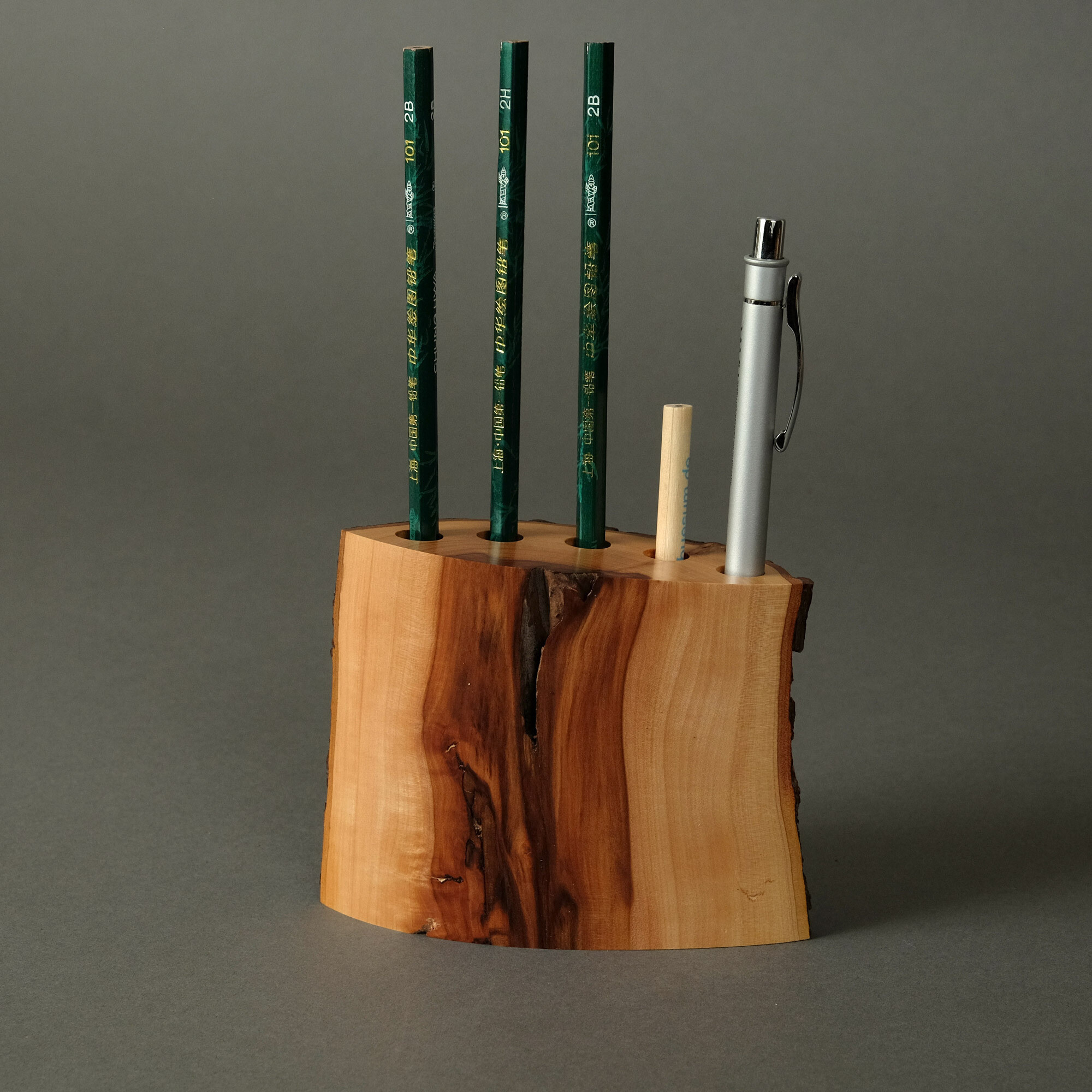 Edler Holz-Stiftehalter Stifthirt Nr. 8 (Apfel)